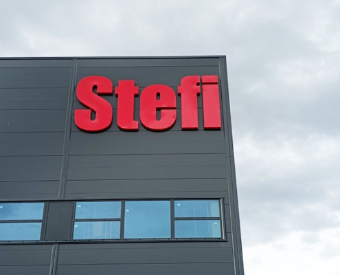 Светещ фасаден надпис Stefi